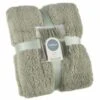 B&M Simply Two Tone Teddy Throw - Sage