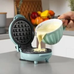 Giles & Posner Mini Waffle Maker -Coathr Shop 395094 giles and posner mini waffle maker 2